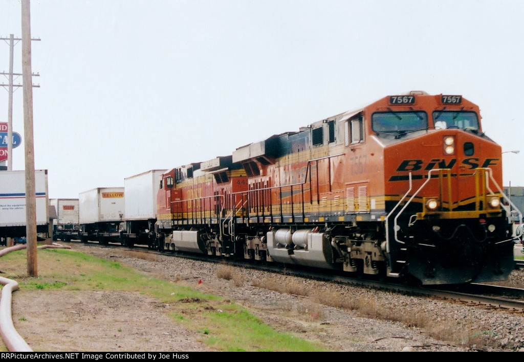 BNSF 7567 West